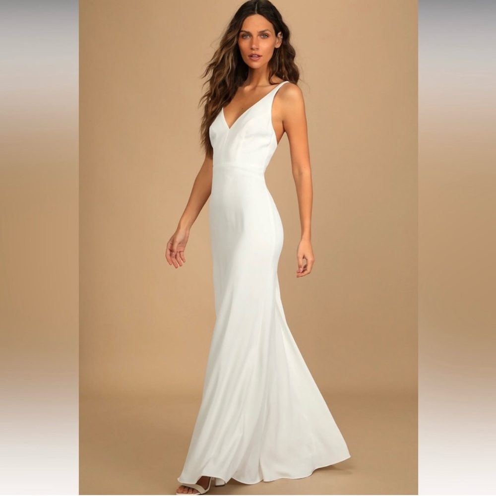 Elegant White Sleeveless Maxi Dress
